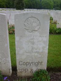 Etaples Military Cemetery - Lovatt, R